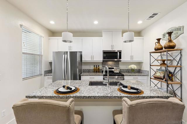 4132 Calle Arbol, Oceanside CA: https://media.crmls.org/mediaz/6f679441-02eb-405e-9704-2b32364fa98a.jpg
