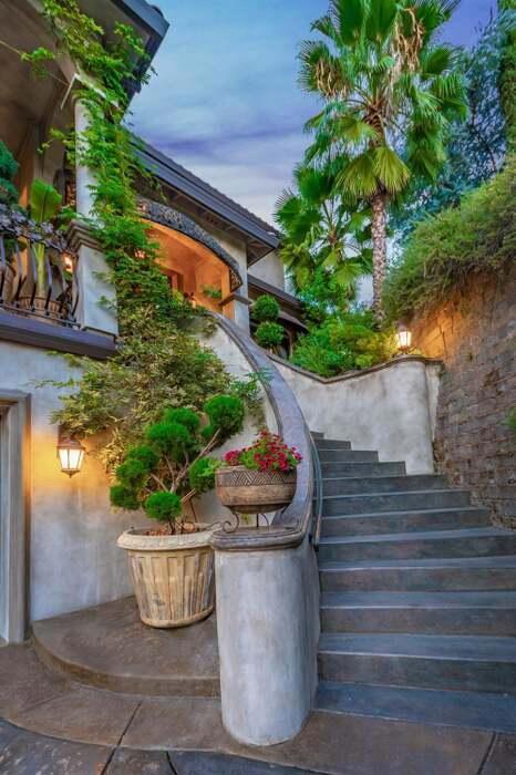 119 Del Norte Vista Way, Folsom CA: https://media.crmls.org/mediaz/6f6940ea-3580-411a-af0a-74f7d85081dc.jpg