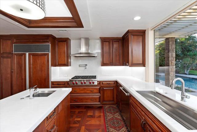 2 Deerfield Court, Rancho Mirage CA: https://media.crmls.org/mediaz/6f69731a-8a7c-4931-94b4-ac661b14c4cb.jpg