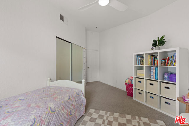 5837 Oak Bend Lane, Oak Park CA: https://media.crmls.org/mediaz/6f69dfb4-12fa-4e62-9df4-7553cc30e97b.jpg