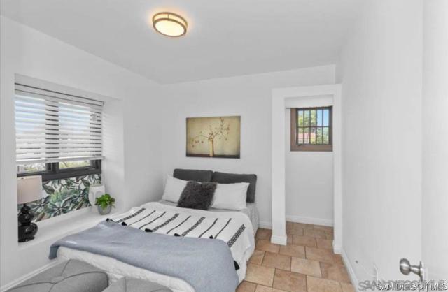 2486 L Street, San Diego CA: https://media.crmls.org/mediaz/6f69e9bc-e8d4-4a4e-9c15-c1cac7ee9b10.jpg