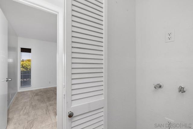 10325 Caminito Cuervo, San Diego CA: https://media.crmls.org/mediaz/6f6a747c-b5d6-4b2c-8974-bc7a676ed48e.jpg