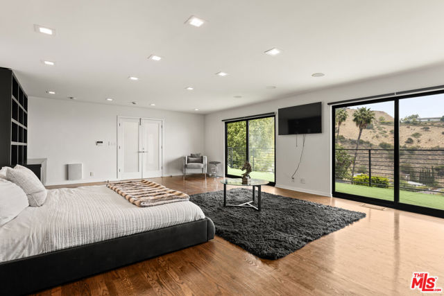 8514 Hillside Avenue, Los Angeles CA: https://media.crmls.org/mediaz/6f6ab00e-5cd3-4c8e-9437-bb45b8856413.jpg