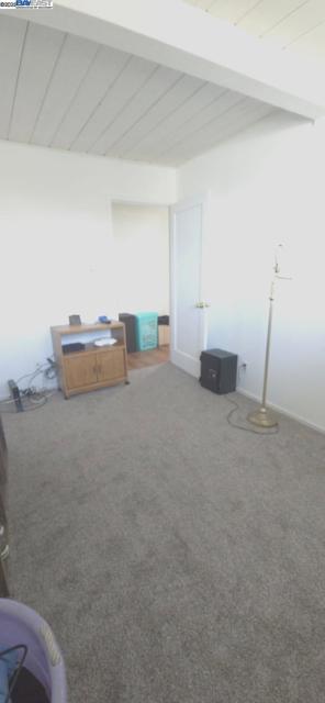 609 Banks Dr, Richmond CA: https://media.crmls.org/mediaz/6f6c02a9-fb9e-4224-8915-aaf22f8ab669.jpg