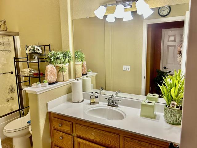 1732 W Westlake Drive, Roseville CA: https://media.crmls.org/mediaz/6f6c02e0-7f0e-4210-99a1-ff37e788c4c3.jpg