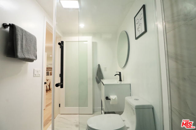 944 North San Vicente Boulevard, 10 photo 13