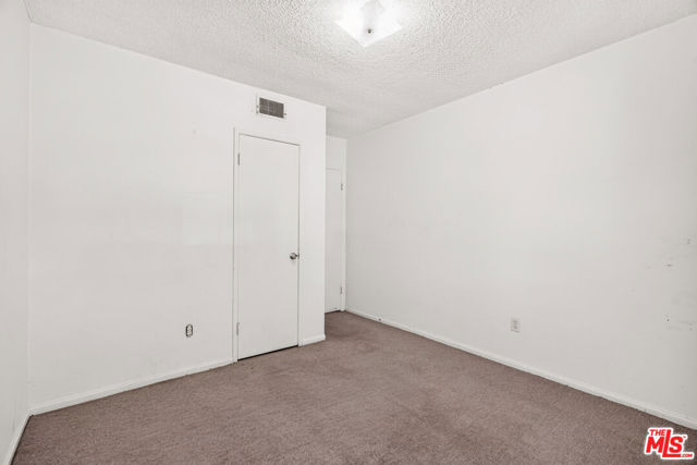 1320 West Farlington Street photo 22