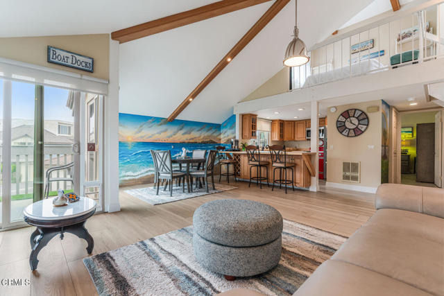 4534 La Brea Street, Oxnard CA: https://media.crmls.org/mediaz/6f6d9a36-620c-4094-94d3-bff9d65447e4.jpg