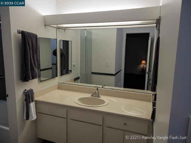 810 Oak Grove Rd, Concord CA: https://media.crmls.org/mediaz/6f6db8be-a983-4f32-8a17-7c537c577f48.jpg
