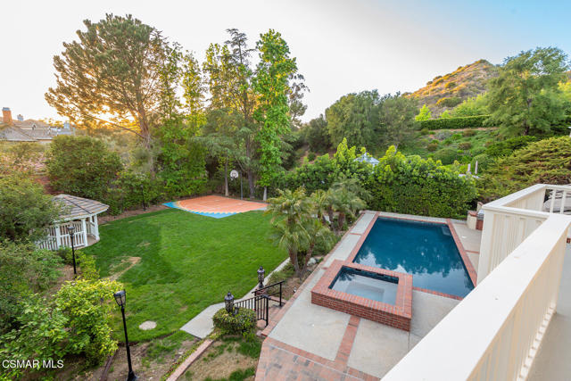 5320 Long Shadow Court, Westlake Village CA: https://media.crmls.org/mediaz/6f6dd698-b2a7-444e-83c2-cc9e452e15d6.jpg