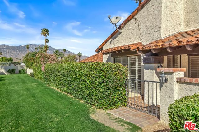 62 Calle Solano, Rancho Mirage CA: https://media.crmls.org/mediaz/6f6e176c-9813-4389-b240-4333566b1990.jpg