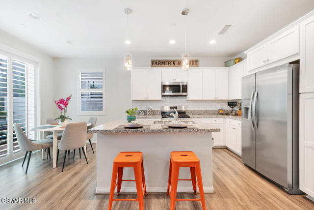 8565 N Walnut Way, West Hills CA: https://media.crmls.org/mediaz/6f6e1b22-62da-4fe7-b3b2-1d1fda5fd094.jpg