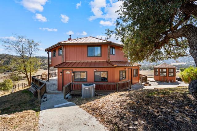 20101 Panoche Road, Paicines CA: https://media.crmls.org/mediaz/6f6ed039-21c4-4e5d-acc6-d17d9465cf55.jpg