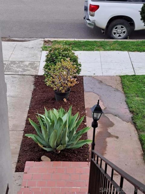 33 35 George St, San Jose CA: https://media.crmls.org/mediaz/6f6eee50-a85b-4780-8ff5-3ac5143fd183.jpg