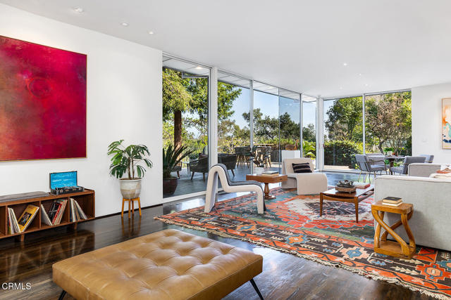 Detail Gallery Image 4 of 7 For 1436 Hillcrest Ave, Pasadena,  CA 91106 - 3 Beds | 3 Baths