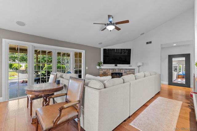 3445 Lomas Serenas Dr, Escondido CA: https://media.crmls.org/mediaz/6f6f3e84-623a-4323-a672-94bb9d6c74c6.jpg
