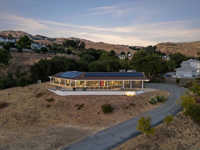 640 Evans Road, Milpitas CA: https://media.crmls.org/mediaz/6f6fadc7-896c-4ee2-866d-a59d5efe254b.jpg