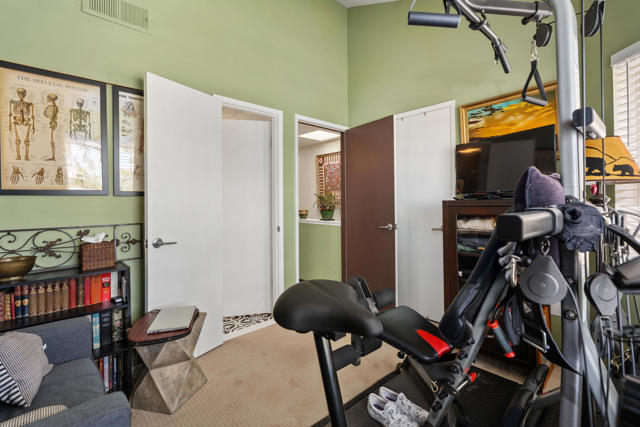 401 E Vista Chino, Palm Springs CA: https://media.crmls.org/mediaz/6f700413-3774-41e1-9c3d-b06884092764.jpg