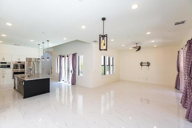 13720 Solana Crest Trl, Carmel Valley CA: https://media.crmls.org/mediaz/6f7188f5-6e9a-4a77-a265-5e07ac1a5b4d.jpg