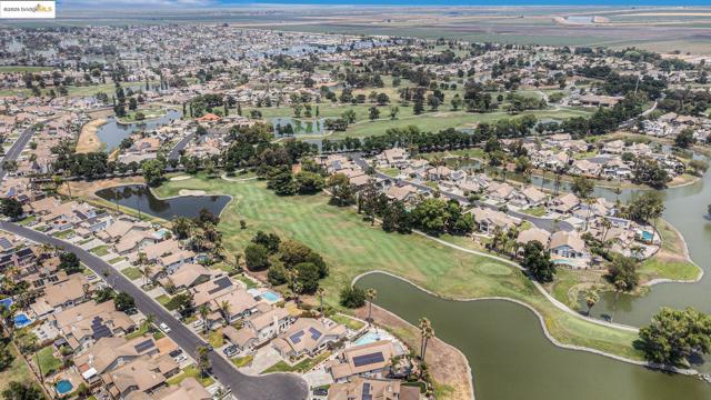2167 Saint Andrews Ct, Discovery Bay CA: https://media.crmls.org/mediaz/6f720e9d-f4d3-4f00-a932-e42b61e2175b.jpg