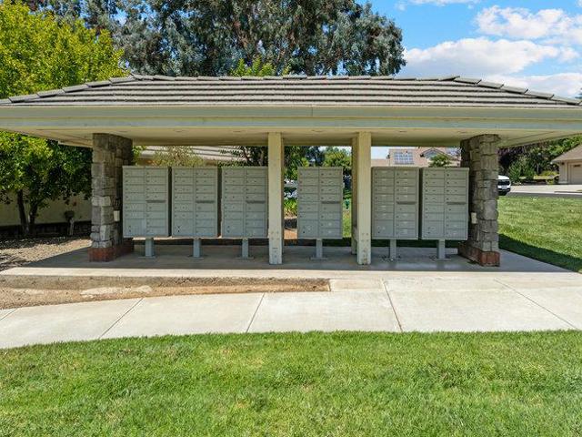 120 Tierra Del Sol, Hollister CA: https://media.crmls.org/mediaz/6f7303ac-dd78-44ec-8d93-99e0926b969b.jpg