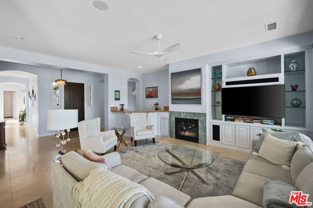 56645 Mountain, La Quinta CA: https://media.crmls.org/mediaz/6f730d79-8e8a-4fa7-85e8-bce1dceb8912.jpg