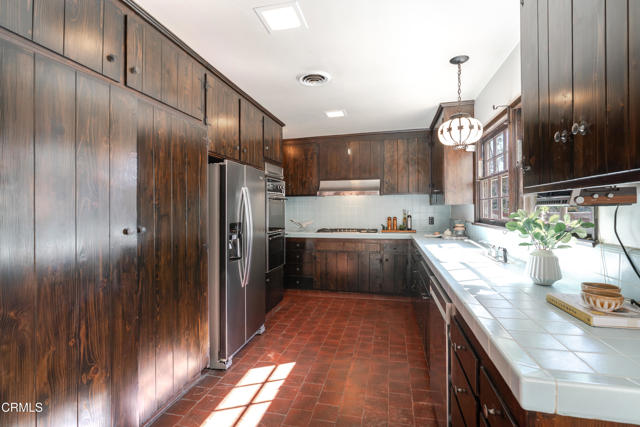 Detail Gallery Image 5 of 41 For 10400 Mcbroom St, Sunland,  CA 91040 - 3 Beds | 2/1 Baths