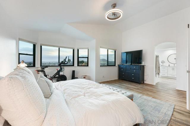 366 Doheny Bay Court, Oceanside CA: https://media.crmls.org/mediaz/6f747bb4-54a3-4be8-a26a-d6ee35c80f7a.jpg