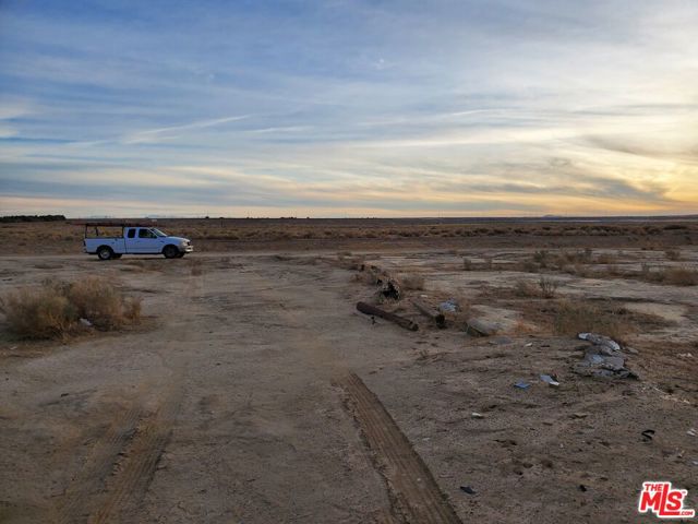 Image 6 of 23 For 7797 Quartz Road