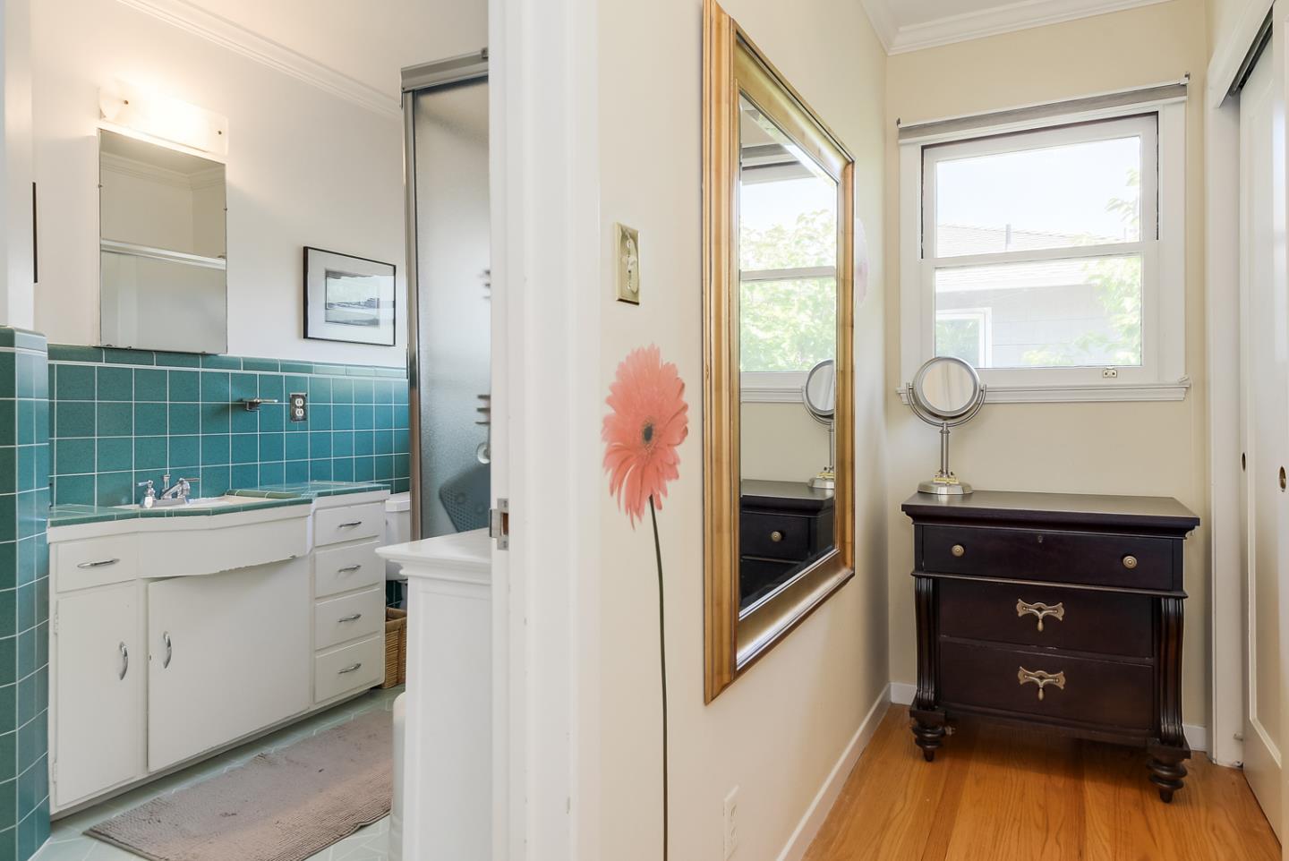 1154 Marcussen Drive, Menlo Park CA: https://media.crmls.org/mediaz/6f75fb7c-e1e2-4acf-9f4a-42c34b42d8cd