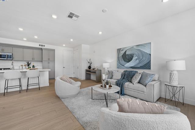Image 7 of 45 For 44867 Grimmer Blvd  300