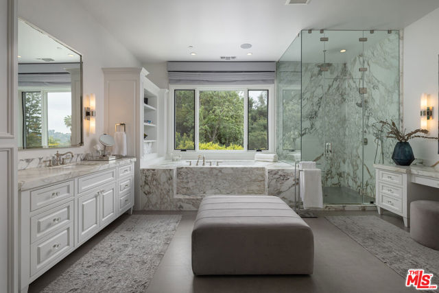 9520 Hidden Valley Road, Beverly Hills CA: https://media.crmls.org/mediaz/6f774a03-28b8-4f14-83f3-12e112cf7b9c.jpg