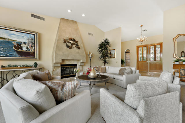 72550 Greenbriar Lane, Palm Desert CA: https://media.crmls.org/mediaz/6f77d5fd-a44a-4c7a-981e-493d4d90de9c.jpg