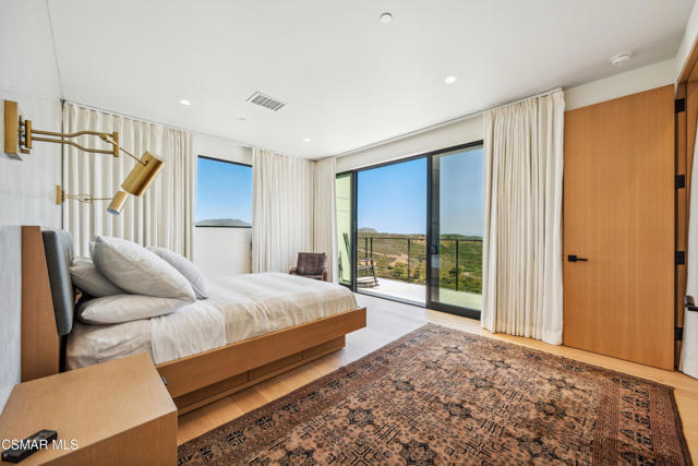 33433 Decker School Road, Malibu CA: https://media.crmls.org/mediaz/6f783335-40f2-4ddf-aa39-d60489e92f17.jpg