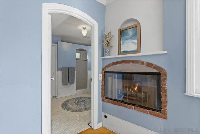 903 Moana Dr, San Diego CA: https://media.crmls.org/mediaz/6f786cc5-d394-4c6e-bc80-4442768d9779.jpg