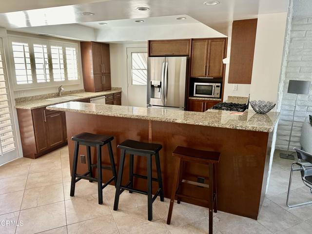 69850 CA-111, Rancho Mirage CA: https://media.crmls.org/mediaz/6f78df42-7194-4390-bc68-3e0c1fef4bd6.jpg