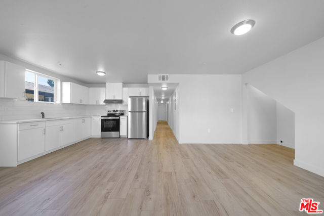 236 W 84th Place, Los Angeles CA: https://media.crmls.org/mediaz/6f78f3c3-926d-4fe4-ad4a-2a7464223a7b.jpg