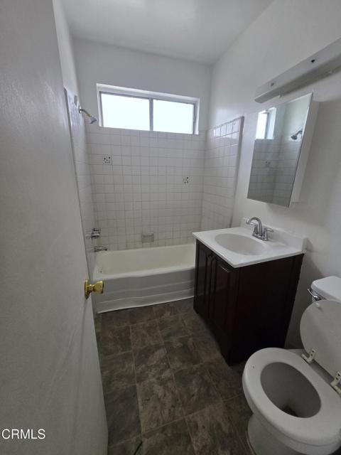 Detail Gallery Image 5 of 5 For 811 N Mariposa Ave #12,  Los Angeles,  CA 90029 - 1 Beds | 1 Baths