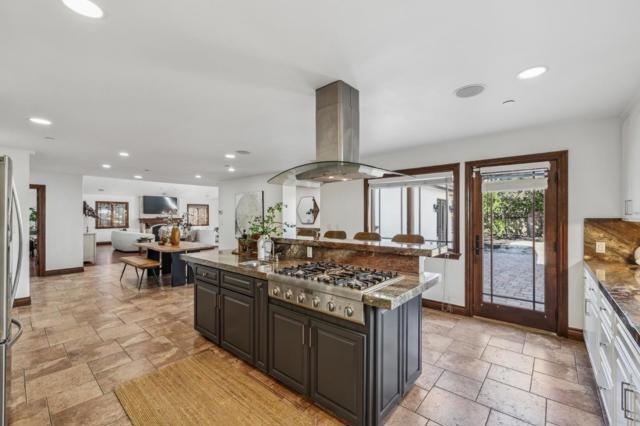 450 King Street, Redwood City CA: https://media.crmls.org/mediaz/6f797c2f-9e56-4c37-8655-15631b8a0334.jpg