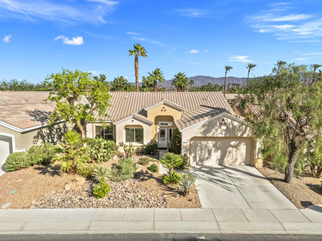 78310 Sunrise Mountain, Palm Desert CA: https://media.crmls.org/mediaz/6f7986a0-e649-4234-a345-8e759a15853f.jpg
