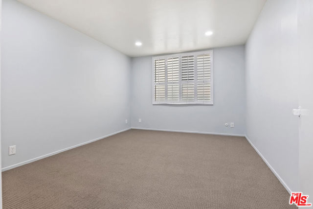 927 N Kings Road, West Hollywood CA: https://media.crmls.org/mediaz/6f79f7e1-5fef-4fd9-b22e-2e955733a591.jpg