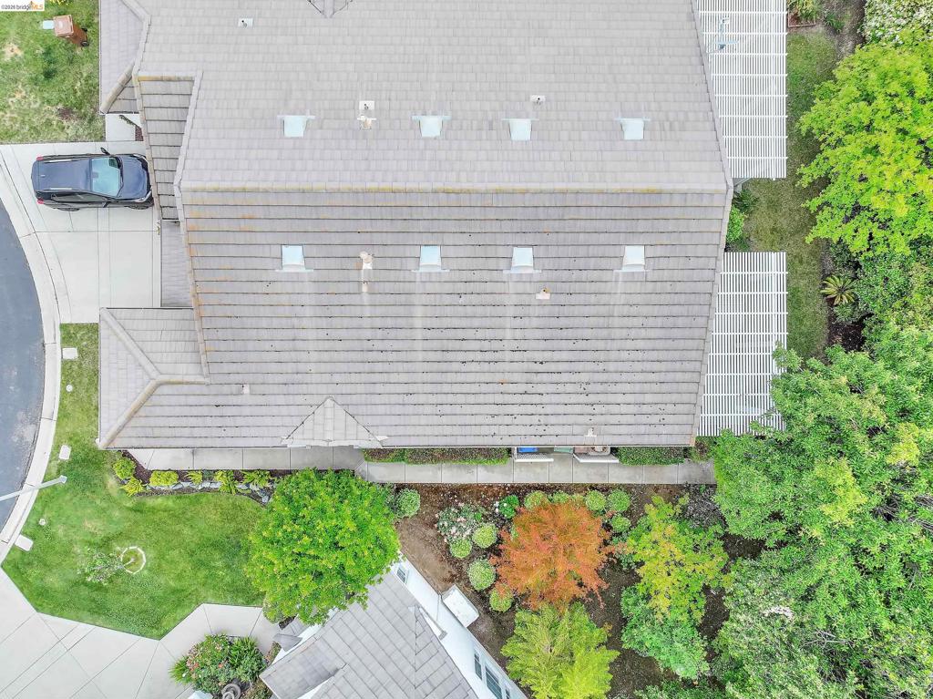 https://media.crmls.org/mediaz/6f79f995-e731-4861-aec8-1ca6736ce7d5.jpg?preset=X-Large