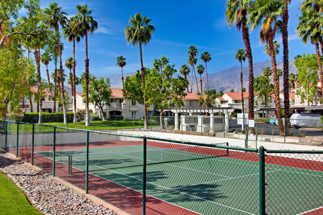 500 S Farrell Drive, Palm Springs CA: https://media.crmls.org/mediaz/6f7a058b-973f-4c2c-99bb-31aa0e6b927c.jpg
