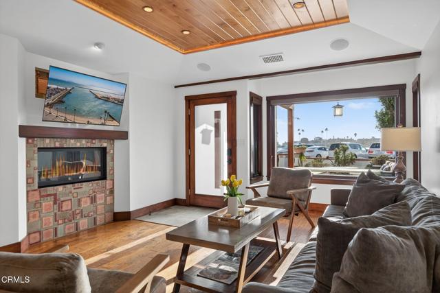 Detail Gallery Image 8 of 57 For 2916 Lakeshore Ct, Oxnard,  CA 93035 - 4 Beds | 3 Baths