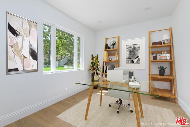 4929 Lakeview Canyon Road, Westlake Village CA: https://media.crmls.org/mediaz/6f7c132a-8e84-4df0-a48a-3fdb425b1c76.jpg