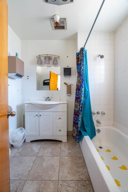 9780 Dunbar Ln Lane, El Cajon CA: https://media.crmls.org/mediaz/6f7c3abf-a709-4d44-8493-7efbe81ea20c.jpg