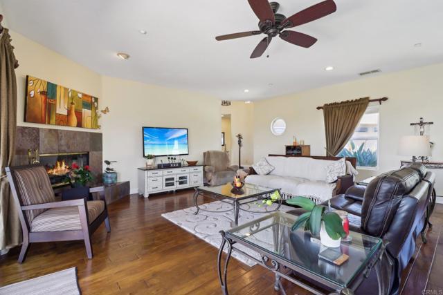 944 Rainbow Crest Road, Fallbrook CA: https://media.crmls.org/mediaz/6f7c8082-60c2-48a9-a9aa-2da4efe1552f.jpg