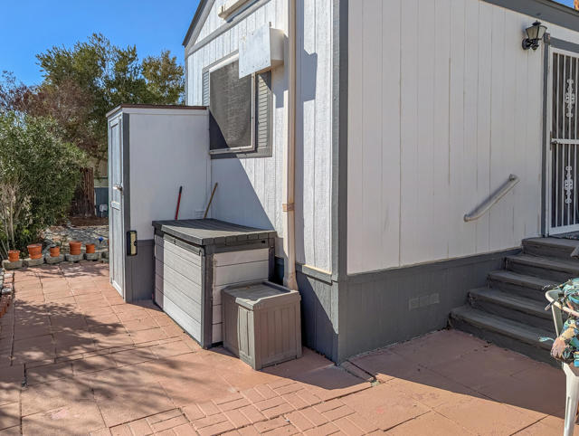 70200 Dillon Road, Desert Hot Springs CA: https://media.crmls.org/mediaz/6f7ca8b4-22f3-4bf2-b28f-f72440157578.jpg