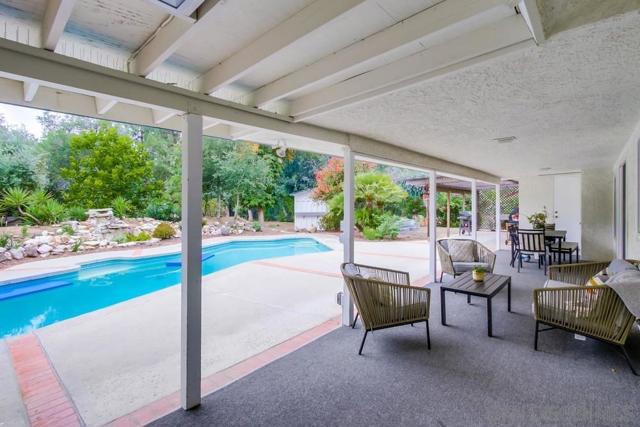 16820 Orchard Bend Rd, Poway CA: https://media.crmls.org/mediaz/6f7cd519-869a-4814-b444-72cef905987a.jpg