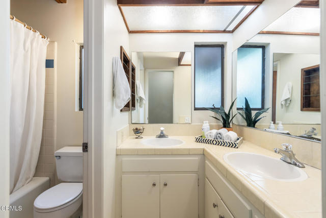 Detail Gallery Image 40 of 77 For 4254 Chevy Chase Dr, La Canada Flintridge,  CA 91011 - 6 Beds | 4 Baths